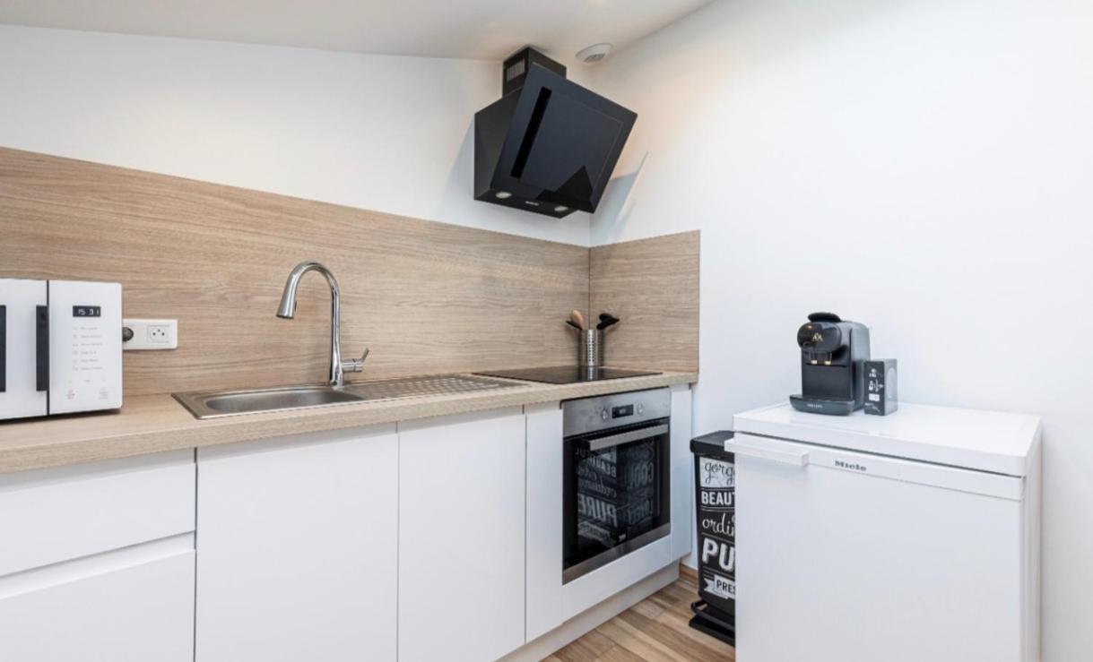Studio Cozy Avec Terrasse N12 Niza Exterior foto