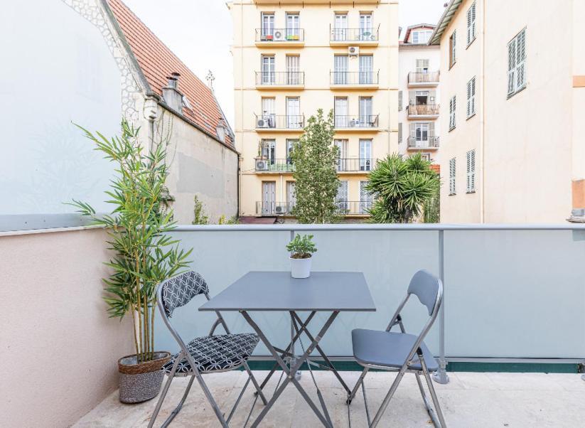 Studio Cozy Avec Terrasse N12 Niza Exterior foto